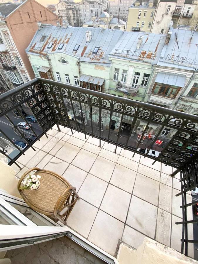 Світло Є! Історичний Центр! Apartman Kijev Kültér fotó