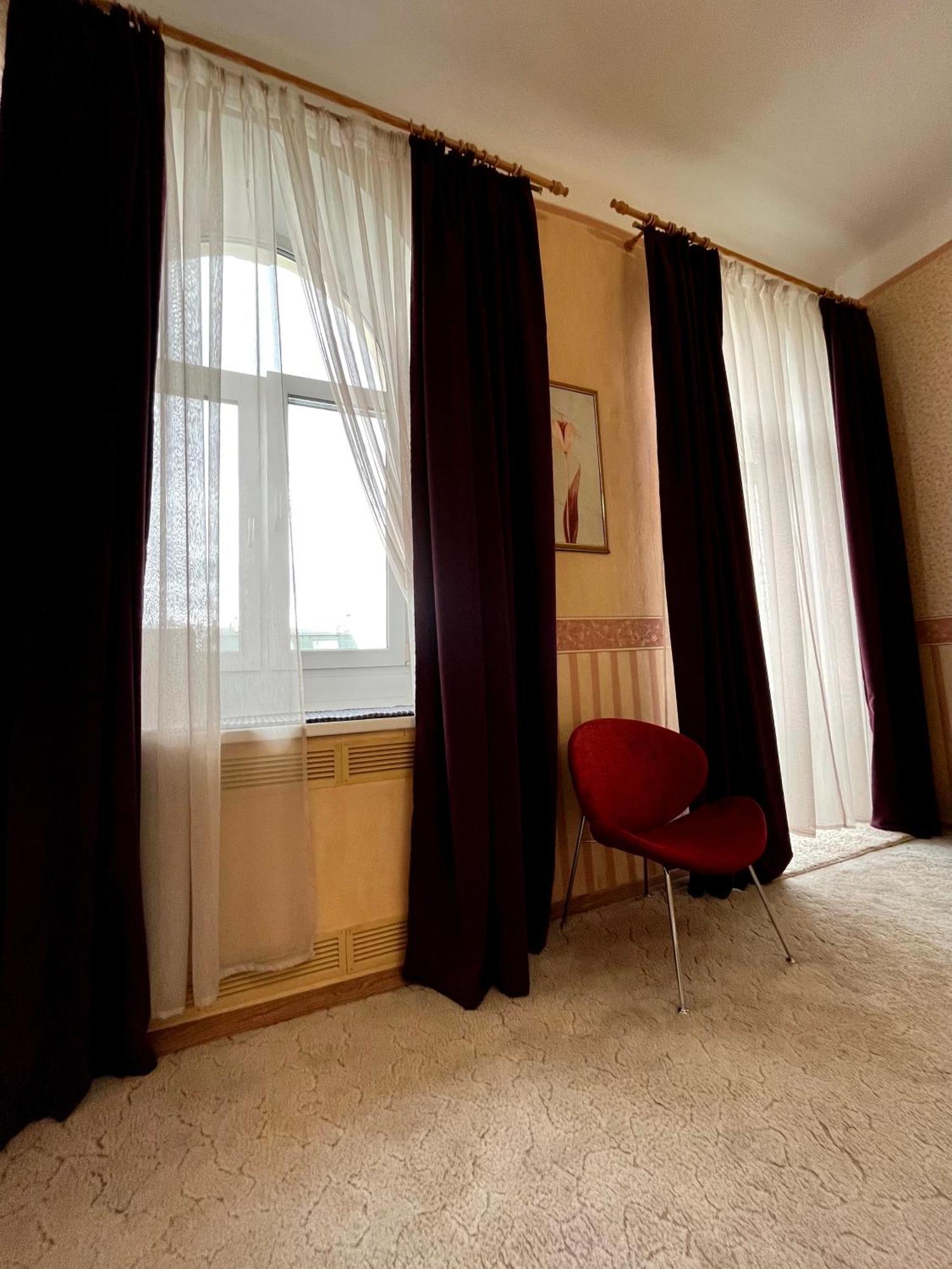 Світло Є! Історичний Центр! Apartman Kijev Kültér fotó