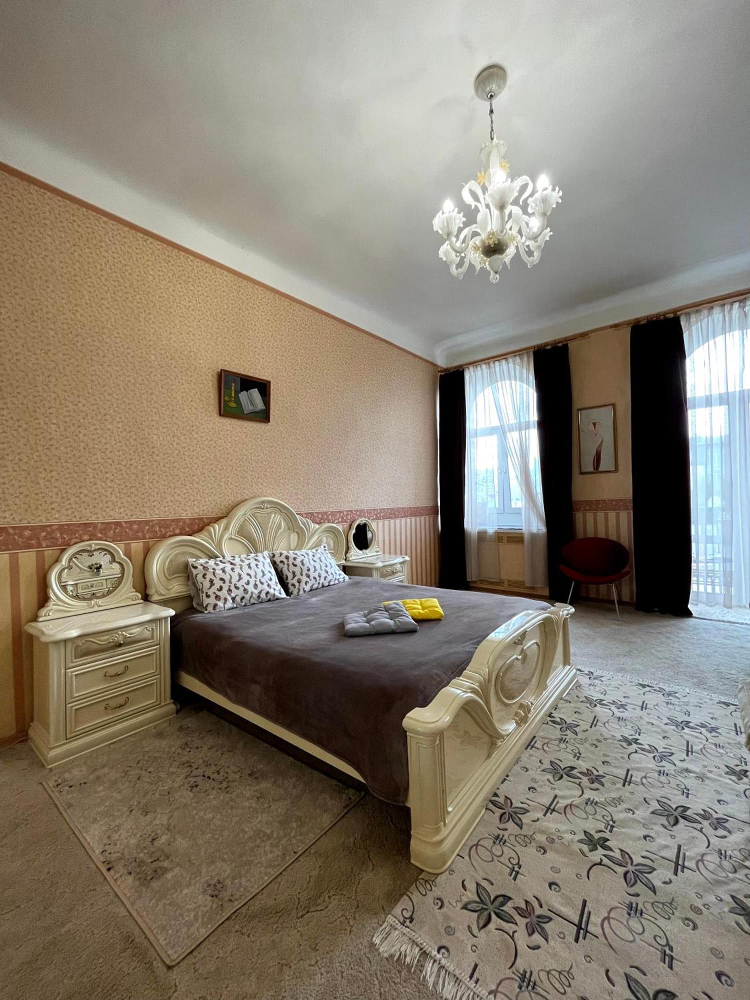 Світло Є! Історичний Центр! Apartman Kijev Kültér fotó